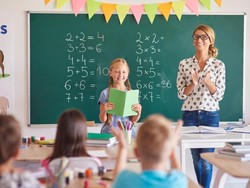 30+ Kata-kata Perkenalan Diri MPLS yang Menarik dan Mengesankan