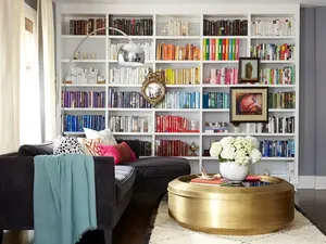 5 Hal yang Harus Dihindari saat Menata Rak Buku di Rumah