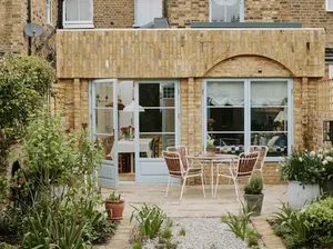 10 Inspirasi Barang Dekorasi Teras, Rooftop, dan Balkon di Rumah 10 Inspirasi Barang Dekorasi Teras, Rooftop, dan Balkon di Rumah