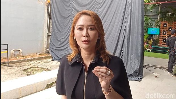 Inul Daratista saat ditemui di studio trans7