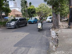 Lubang Seukuran Ranjang di Jalan Dago Sudah Hilang