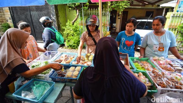 Menilik Wisata Kampung Kue di Surabaya