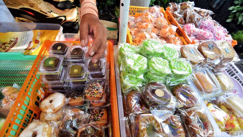 Menilik Kampung Kue Rungkut Lor Surabaya