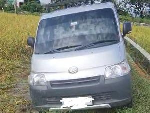 Tinggalkan Mobil Terperosok di Sawah Cawas Klaten, 2 Maling Diesel Ditangkap Tinggalkan Mobil Terperosok di Sawah Cawas Klaten, 2 Maling Diesel Ditangkap