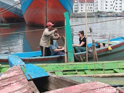 Melihat Eksistensi Manusia Sampan di Sunda Kelapa yang Hampir Mati