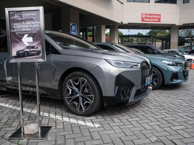 Pasien Kelas Atas di RS Ini dapat Layanan Antar-Jemput Mobil Mewah