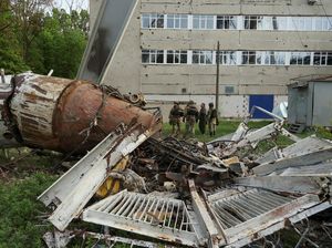 Penampakan Menara TV Runtuh di Kharkiv Usai Serangan Rudal Rusia