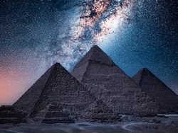 Angka Kecepatan Cahaya dan Koordinat Piramida Giza Sama, Kok Bisa?