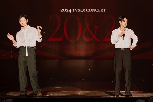 Potret TVXQ dalam konser '20&2' di Jakarta/ Foto: instagram.com/smtown Potret TVXQ dalam konser '20&2' di Jakarta