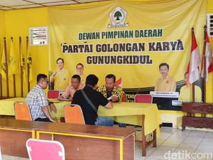 Maju Pilkada Gunungkidul, Bupati-Wabup Petahana Mendaftar ke Golkar Maju Pilkada Gunungkidul, Bupati-Wabup Petahana Mendaftar ke Golkar