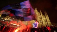 Ini menjadikan Inter kukuh di puncak klasemen dengan 86 poin. Mereka sudah unggul 17 poin atas Milan di posisi dua dan tak akan terkejar lagi di sisa lima pertandingan musim ini. AP/Antonio Calanni  