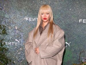 Rihanna Mendadak Flu, Taylor Swift Juga Absen di Met Gala 2024 Rihanna Mendadak Flu, Taylor Swift Juga Absen di Met Gala 2024