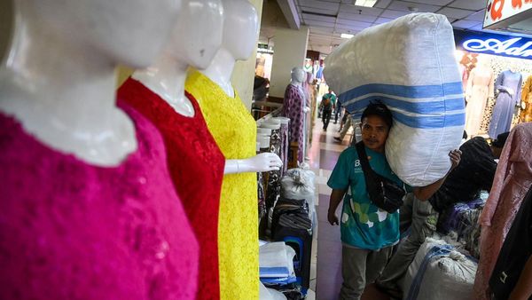 Pasar Tanah Abang Buka Lagi Usai Ditutup Sementara, Begini Suasananya