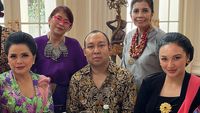 6 Foto Tata Cahyani Berkebaya, Curi Atensi Akrab Bareng Titiek Soeharto