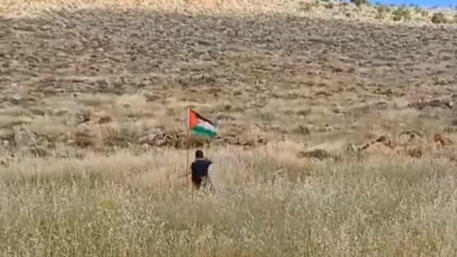 Tendang Bendera Palestina, Tentara Israel Langsung Kena Azab