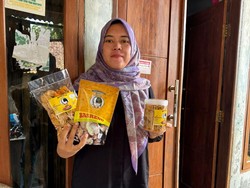 Jurus Pedagang Basreng Bangkit dari Dampak COVID-19