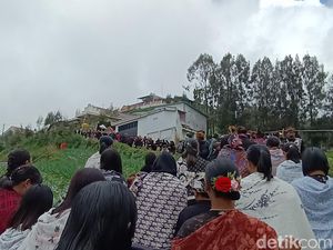 Mengenal Suku Tengger Menghuni 4 Kabupaten di Jatim hingga Jumlah Populasi Mengenal Suku Tengger Menghuni 4 Kabupaten di Jatim hingga Jumlah Populasi