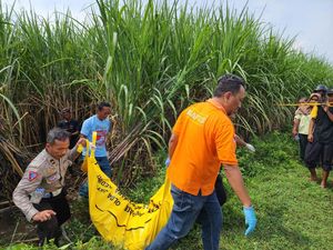 Pria Asal Kediri Ditemukan Tewas Setengah Telanjang di Kebun Tebu Jombang Pria Asal Kediri Ditemukan Tewas Setengah Telanjang di Kebun Tebu Jombang