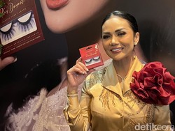 Alasan Kris Dayanti Rambah Bisnis Bulu Mata Palsu