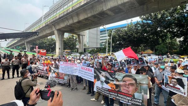 Korban Investasi Bodong Demo Mabes Polri