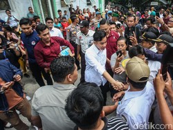 Gibran Blusukan ke Rusun Muara Baru Seusai Jadi Wapres Terpilih