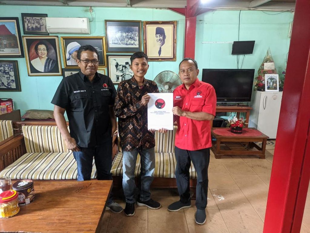 Nur Pedagang Mur Pasar Klitikan Daftar Calon Wakil Wali Kota Solo ke PDIP