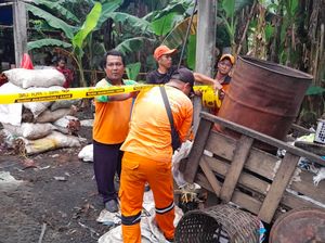 Picu Polusi Sampai ke Jaksel, Pabrik Arang Rumahan di Jaktim Disegel