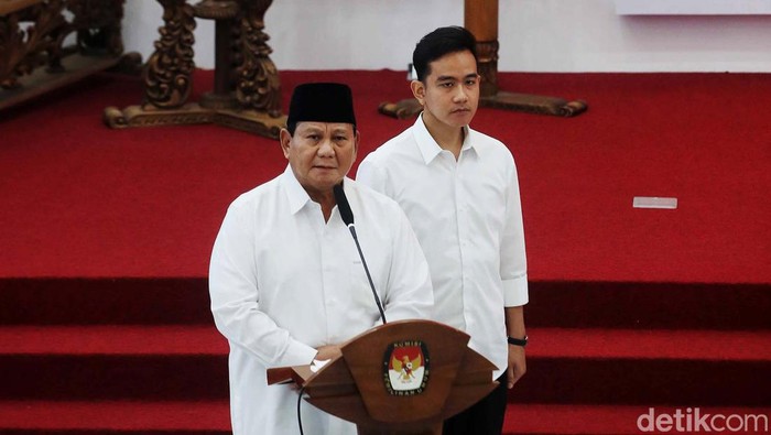 Komisi Pemilihan Umum (KPU) RI resmi menetapkan Prabowo Subianto dan Gibran Rakabuming Raka sebagai Presiden dan Wakil Presiden terpilih. Prabowo pun menyampaikan pidato dalam penetapan di Gedung KPU, Jakarta, Rabu (24/4/2024).