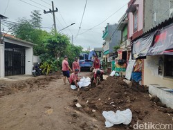 Bina Marga Surabaya Buka Suara Soal Warga Dukuh Kupang Mengais Air Bersih