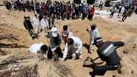 Ratusan Jenazah Ditemukan di Halaman RS Nasser Khan Younis
