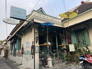 Rehat Sejenak di Kampung Batik Kauman Solo yang Tenang