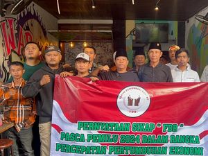 Puluhan Orang di Surabaya Ajak Terima Putusan MK soal Hasil Pilpres 2024 Puluhan Orang di Surabaya Ajak Terima Putusan MK soal Hasil Pilpres 2024