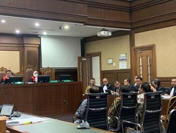 Istri SYL Dapat Duit Harian dan Bulanan dari Kementan, Nilainya Rp 30 Juta