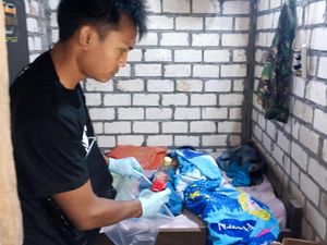 4 Fakta Keji Suami di Tuban Cekik Istri hingga Tewas lalu Coba Bunuh Diri 4 Fakta Keji Suami di Tuban Cekik Istri hingga Tewas lalu Coba Bunuh Diri