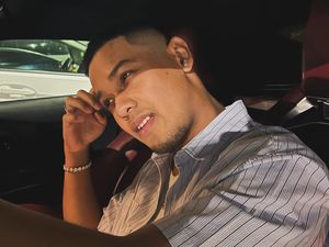 Nino Kuya Jadi Sopir Turis Indonesia di AS, Cuan hingga Rp 15 Juta Nino Kuya Jadi Sopir Turis Indonesia di AS, Cuan hingga Rp 15 Juta