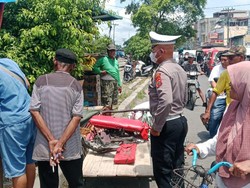 Pengendara Becak Motor Tertabrak Kereta Api di Belawan gegara Mesin Mati