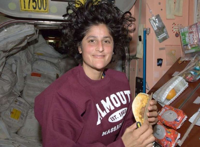 5 Fakta Makanan di Luar Angkasa yang Disantap Astronot