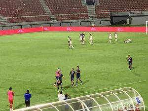 Taklukkan PSM 3-2, Arema Menjauh dari Zona Degradasi