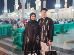 Doa Asty Ananta Umrah Bareng Suami Terwujud Usai 8 Tahun Menikah