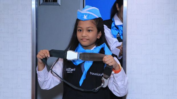Begini Rasanya Naik Pesawat di Dalam Mall, Bisa Coba Jadi Pilot