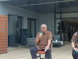 Dirut Bulog Buka-bukaan Alasan Sulit Serap Beras Dalam Negeri