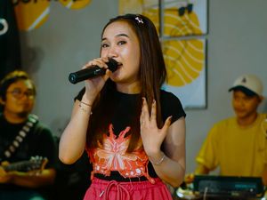 Lirik Lagu Cinta Bojone Uwong Hehe Haha yang Dinyanyikan Diva Hani Lirik Lagu Cinta Bojone Uwong Hehe Haha yang Dinyanyikan Diva Hani