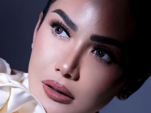 Alasan Kris Dayanti Lebih Suka Bulu Mata Palsu Dibanding Eyelash Extension Alasan Kris Dayanti Lebih Suka Bulu Mata Palsu Dibanding Eyelash Extension