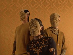 Glass Beams: Gerbang Pertemuan Musik Timur dan Barat Glass Beams: Gerbang Pertemuan Musik Timur dan Barat