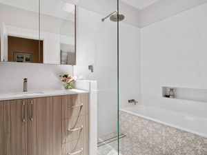 Kamar Mandi Lantai Atas dan Bawah Sejajar Banyak Untungnya Kamar Mandi Lantai Atas dan Bawah Sejajar Banyak Untungnya