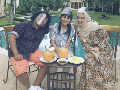 Kulineran Nina Mpok Alpa yang Dikabarkan Hamil Anak Ketiga