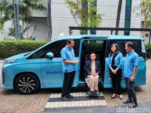 Tarif Naik Taksi Bluebird Khusus untuk Difabel: Buka Pintu Bayar Rp 16 Ribu Tarif Naik Taksi Bluebird Khusus untuk Difabel: Buka Pintu Bayar Rp 16 Ribu