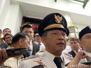 Mendagri Tito Beri Sinyal Nonaktifkan Gus Muhdlor sebagai Bupati Sidoarjo Mendagri Tito Beri Sinyal Nonaktifkan Gus Muhdlor sebagai Bupati Sidoarjo