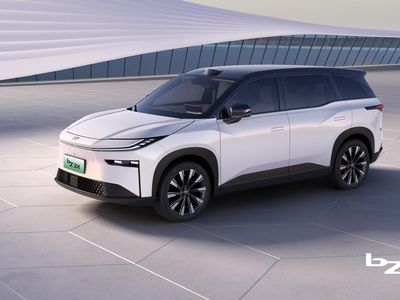 Mobil Listrik Baru Toyota bZ3C dan bZ3X