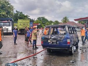 Mobil Kijang Dimodifikasi Bawa BBM Ilegal Meledak-Terbakar di Muara Enim Mobil Kijang Dimodifikasi Bawa BBM Ilegal Meledak-Terbakar di Muara Enim
